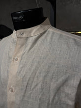 Load image into Gallery viewer, Camisa 100% Lino Cuello Mao Elegante para Caballero | MI-1809