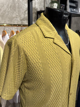 Load image into Gallery viewer, Camisa Tejida Texturizada de Hombre con Botones | MSC-5500