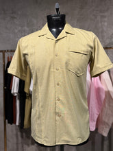 Load image into Gallery viewer, Camisa Cubana de Hombre de Manga Corta con Un Bolsillo | M-2024