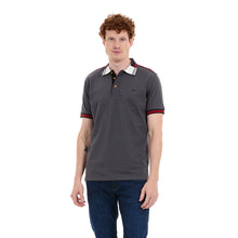 Load image into Gallery viewer, Polo Porto Blanco color Gris Oxford con detalles color Blanco y Rojo | PLE-2447