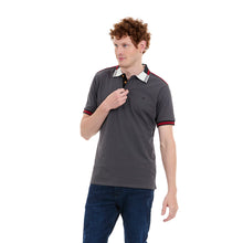 Load image into Gallery viewer, Polo Porto Blanco color Gris Oxford con detalles color Blanco y Rojo | PLE-2447