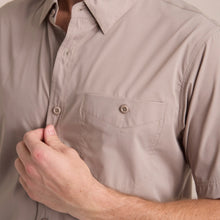 Load image into Gallery viewer, Camisa Porto Blanco Explorer Manga Corta Hombre Alto Rendimiento | Gris CE-2555
