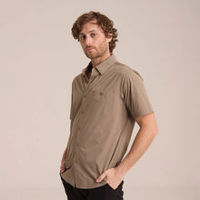 Load image into Gallery viewer, Camisa Porto Blanco Explorer Manga Corta Hombre Alto Rendimiento | Verde Militar CE-2553
