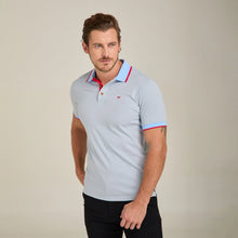 Load image into Gallery viewer, Polo Porto Blanco azul claro hombre manga corta ribetes a contraste algodón | PL-2542
