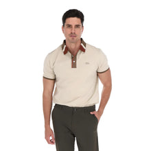 Load image into Gallery viewer, Playera Polo Hombre Beige Manga Corta Algodón Detalles Contrastados (PLE-2673)
