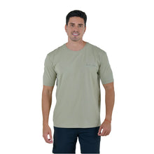 Load image into Gallery viewer, Playera Hombre Porto Blanco Loose Fit Verde Claro con Estampado (TG-25)
