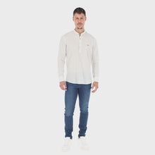 Load and play video in Gallery viewer, Camisa Porto Blanco Edición Especial Cuello Chino | C-2047
