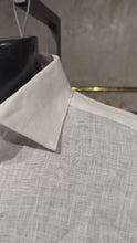 Load and play video in Gallery viewer, Camisa 100% Lino Clásica Elegante para Caballero | MI-1810
